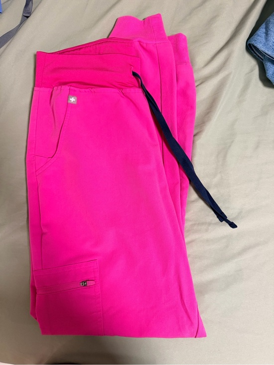 Figs Pants - Zamora Jogger Scrub Pant in Electric Orchid - Figs